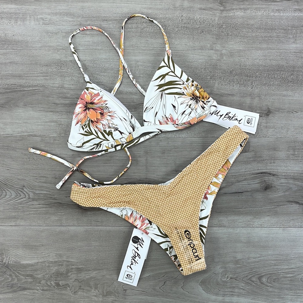 ☀️RIP CURL☀️ PLAYA BLANCA CROSS
PLAYA BLANCA SKIMPY REVERSIBLE BIKINISET - Picture 2 of 15